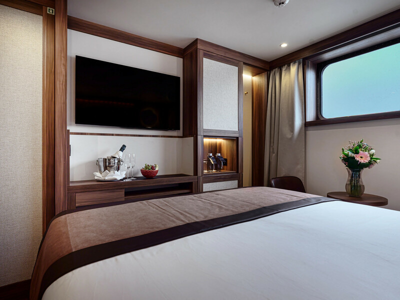 Panoramic Window - D